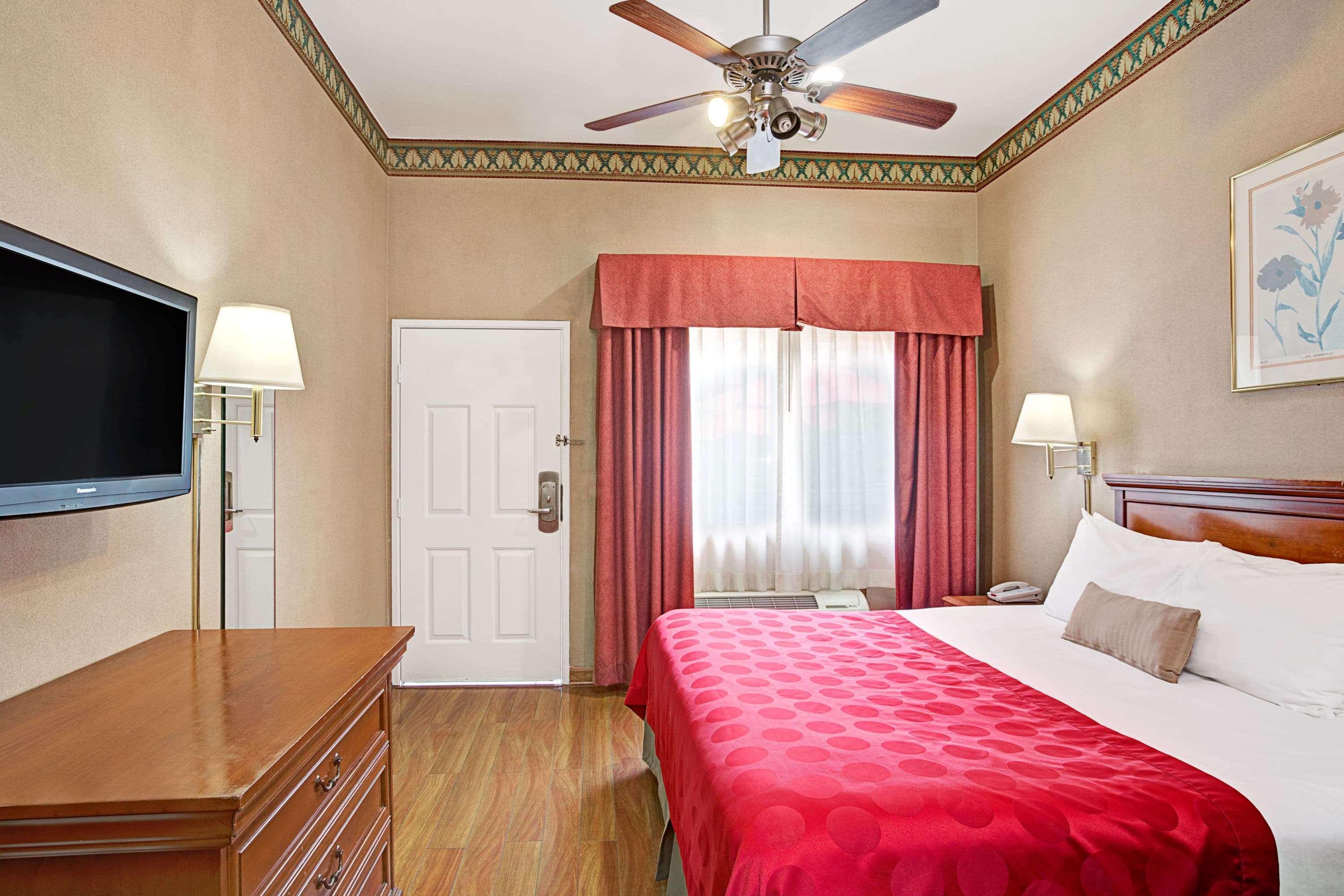 Ramada By Wyndham Redondo